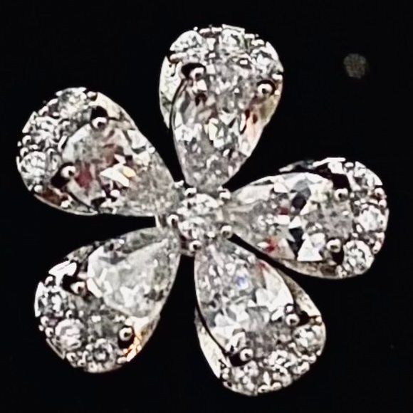 Beautiful flower CZs Earring /E55 - Picture 2 of 2